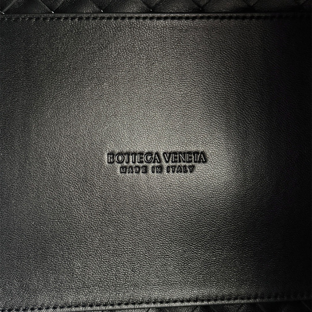Bottega Veneta Medium Parachute(HIGH-END GRADE)