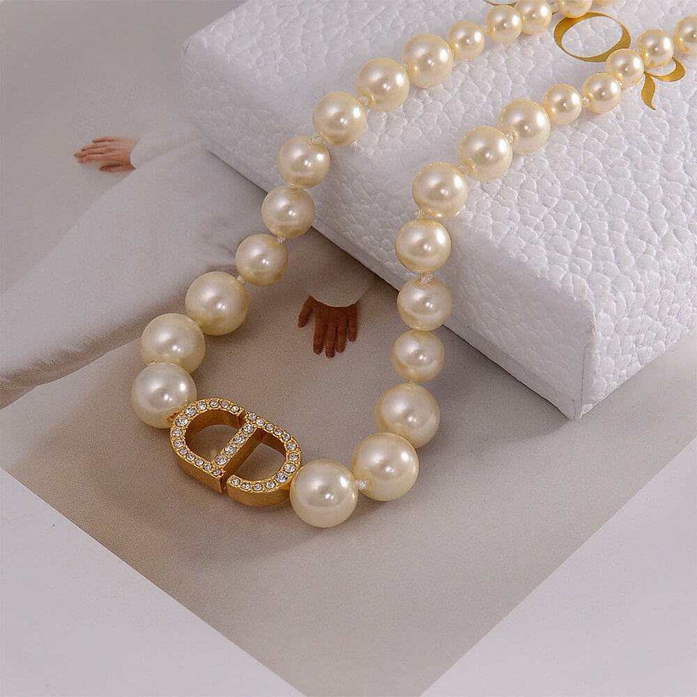 DIOR PEARL NECKLACE